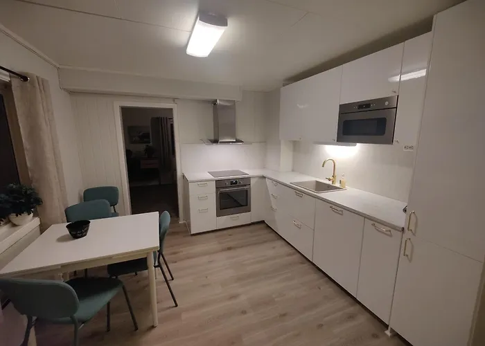 Vardo Accommodation - White House