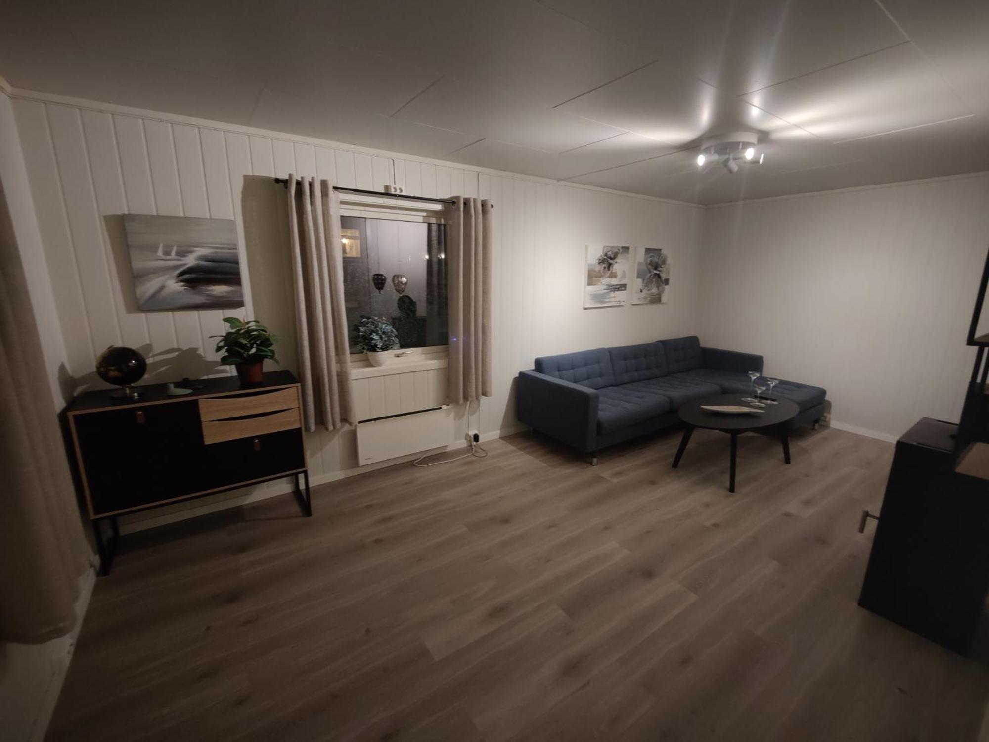 - White House Apartment Vardo