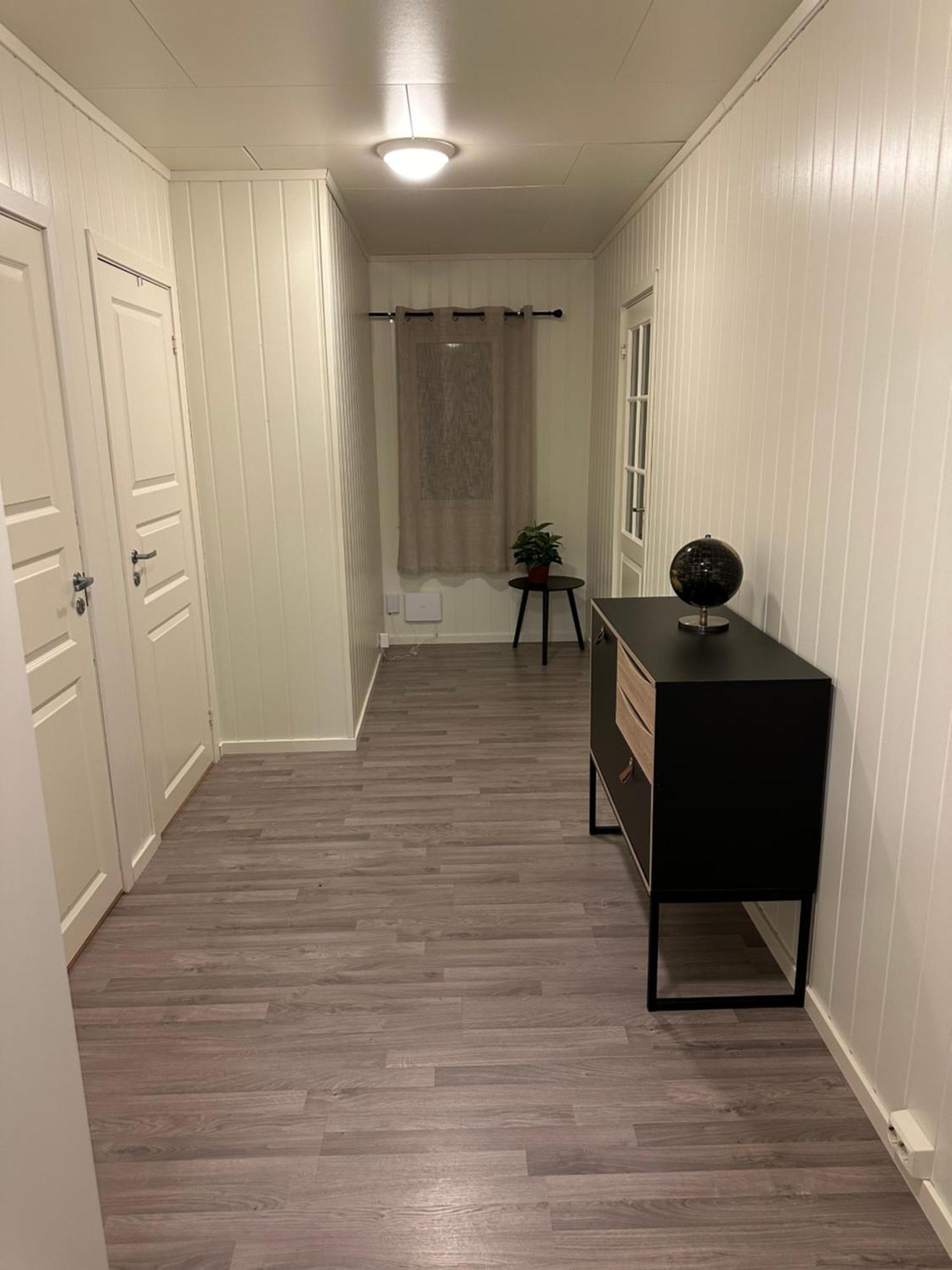 - White House Apartment Vardo